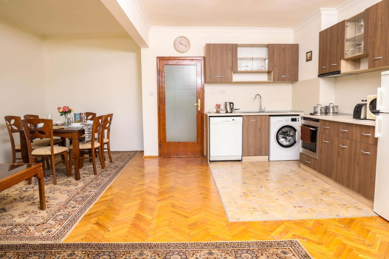 Krichim Apartments,Three-Bedroom, Large Apartment, Top Center Sofia Exteriör bild